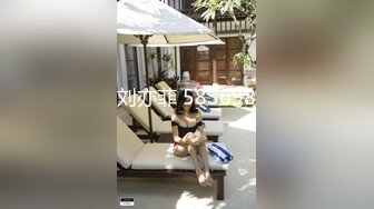 风骚小少妇【为人湿表】户外商场露出勾搭眼镜屌丝无套啪啪内射(2)