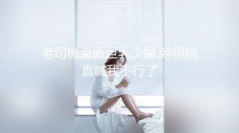 小奶狗面无表情任凭主人玩弄抽插