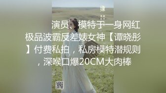 蹲了几天终于等到机会窗缝中偸拍邻居家还在上学的女儿洗澡这身材发育的可以算极品了奶大毛性感边洗边唱还跳舞看点很多刺激