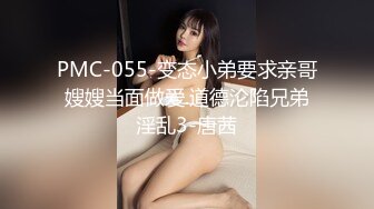 [MP4/ 1.23G] 这妞好骚，开档丝袜情趣嘴里叼着内裤坐插假鸡巴蹂躏骚穴，浪叫呻吟不止表情好骚