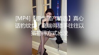 真实反差大学生！土豪重金定制，在校学生妹【长安妹妹-小怪兽】露脸居家宿舍紫薇，淫语挑逗大哥想要1