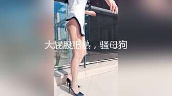 看这小妹的表情是手指插到底了吗？