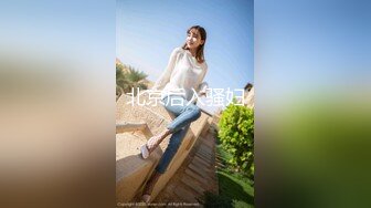 [MP4/ 1.65G] 干爹的骚女儿好乖好嫩，全程露脸陪大哥一起洗澡，床上让大哥舔逼抠穴给狼友看特