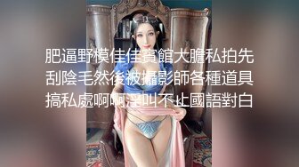 精彩精彩精彩，这样有女人味的少妇千金难求呀，鞋柜搁了一堆高跟鞋，性感红色美甲，挺拔的胸，自慰扣穴！