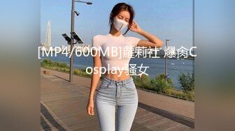 十一月最新流出魔手外购极品收藏商场女厕后拍极品高颜值长靴美女的粗粑粑菊花都得撑疼了蹲了十多分钟 (1)